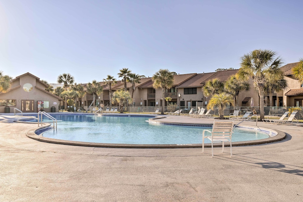 PCB Townhome w/ Resort Amenities - Walk to Ocean!