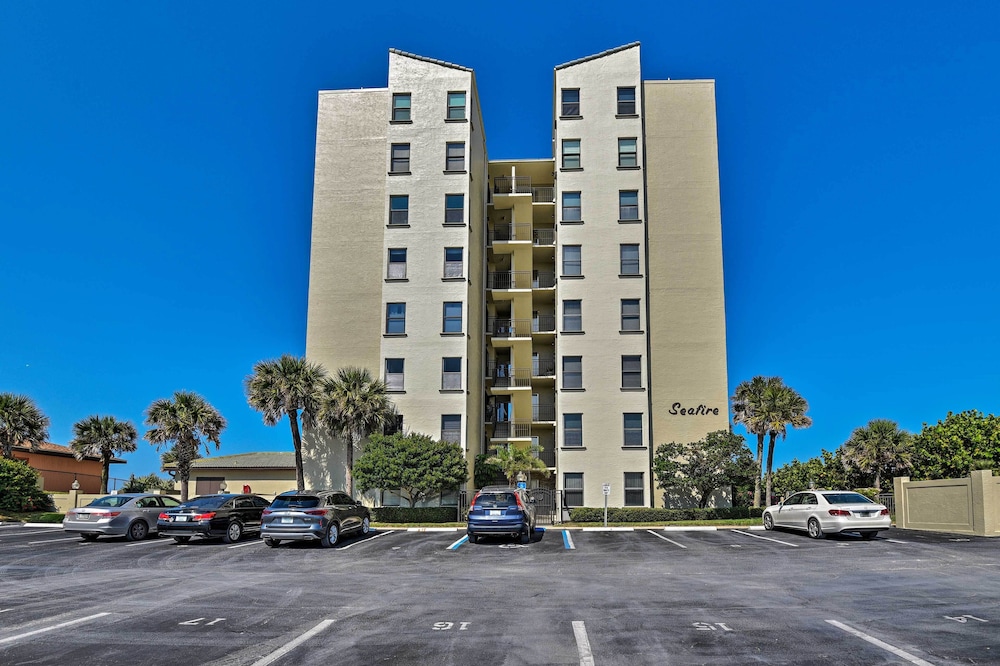Beachfront New Smyrna Condo: 1 Mi to Flagler Ave view 2