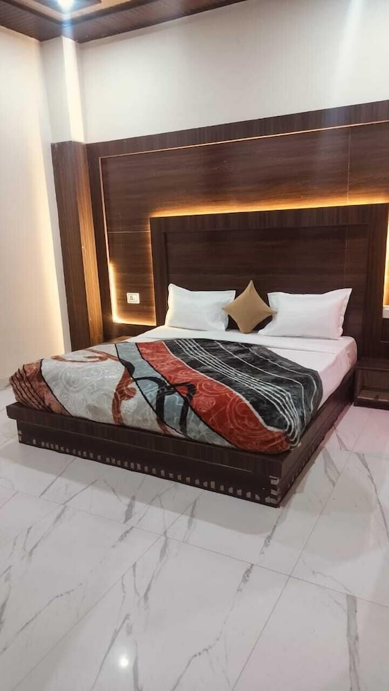 Shri Mohini Kunj Hotel Vrindavan