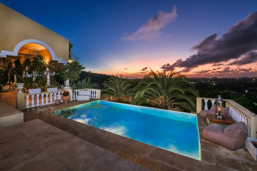 Mountain Villa Infinity Pool Majestic Views