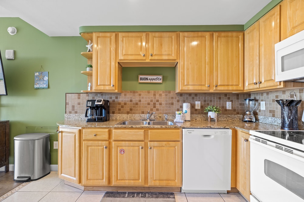 Anchor's Way! Come Visit Our Beautiful 2 BR, 2BA Oceanfront Retreat! Sleeps 6!