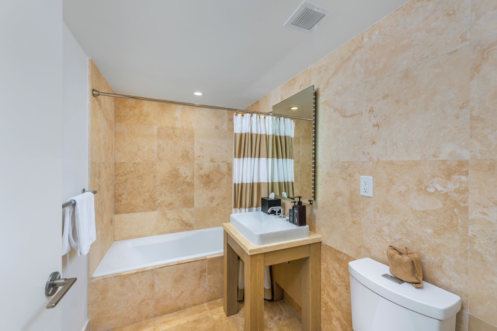 Luxury Vacation Rentals at 1 Hotel & Homes by LRMB
