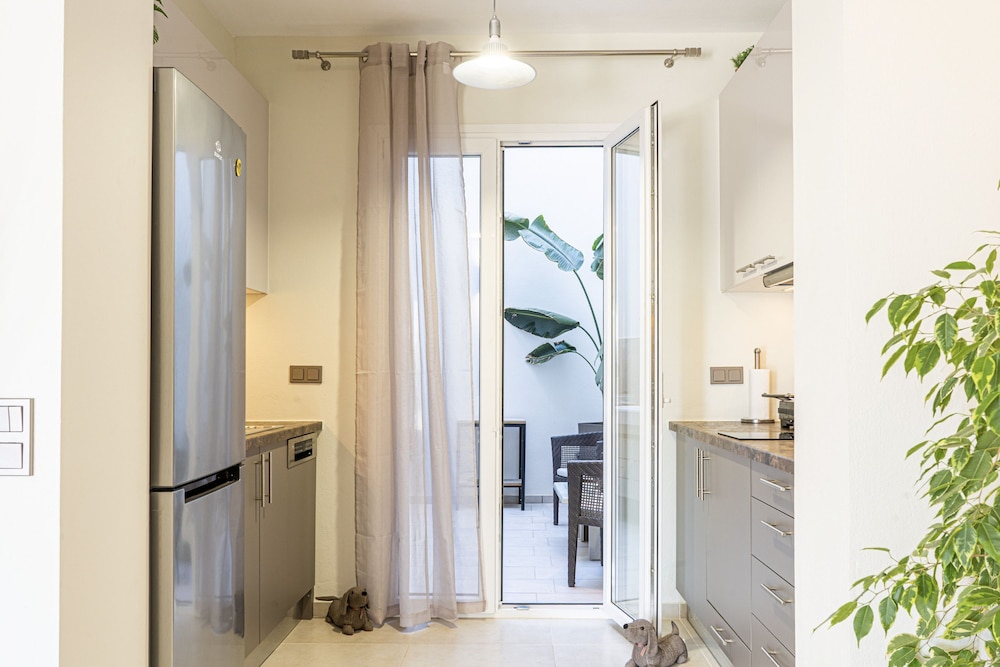 Three Moirai Villa With 2 Heated Pools