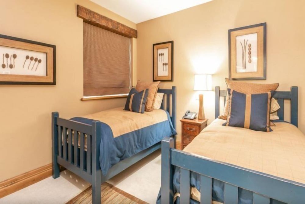 Vail_gore_creek_bergrose_5bd
