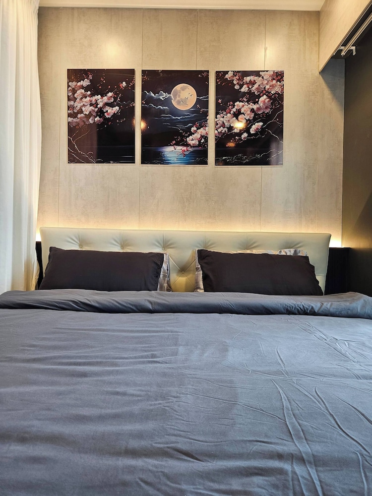 12th Floor Cozy Studio Room, 5-10 Mins Walk to Iconsiam and BTS