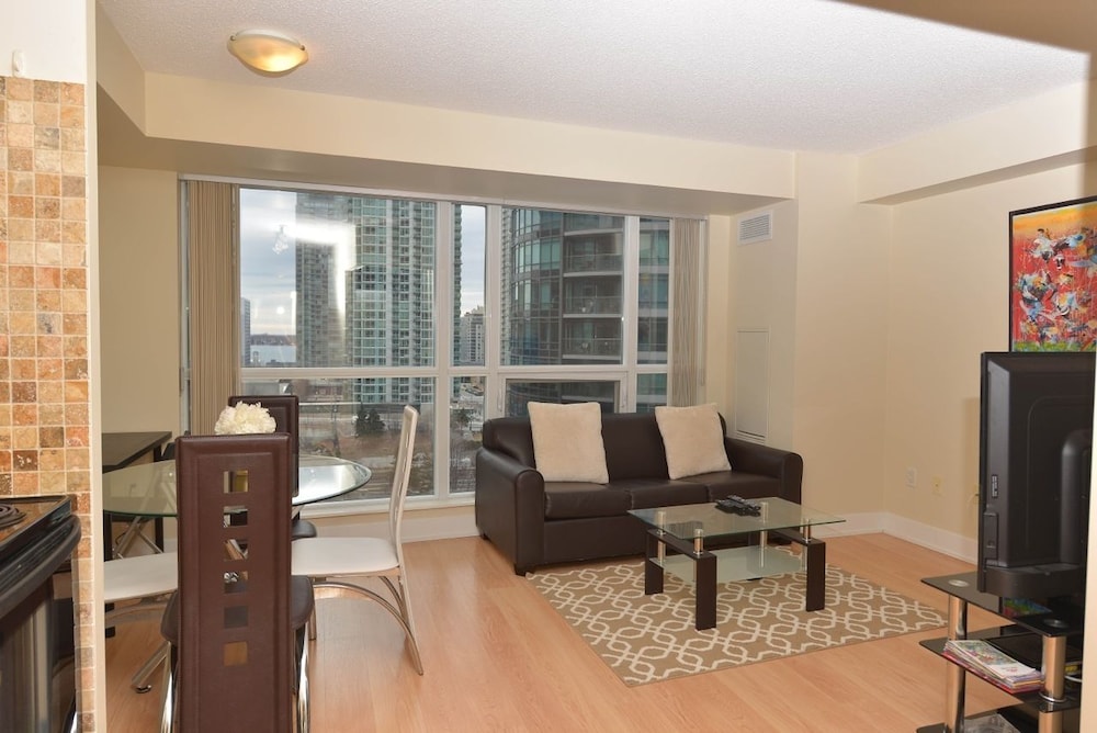 Sarkar Suites - Blue Jays Way