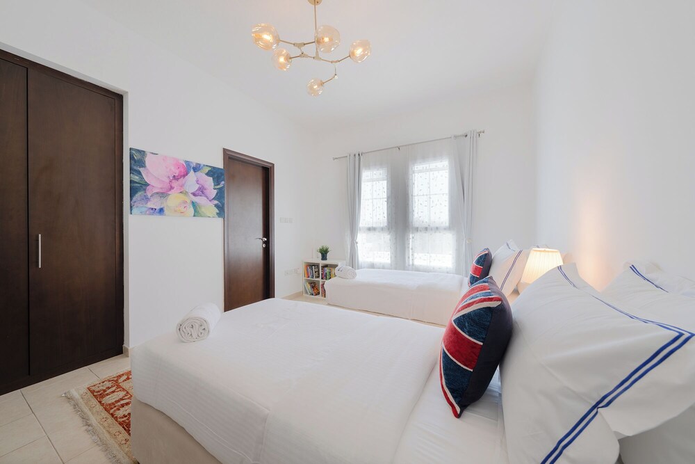Luxury Short Term Stay 2BHK plus Maids - RANCHES