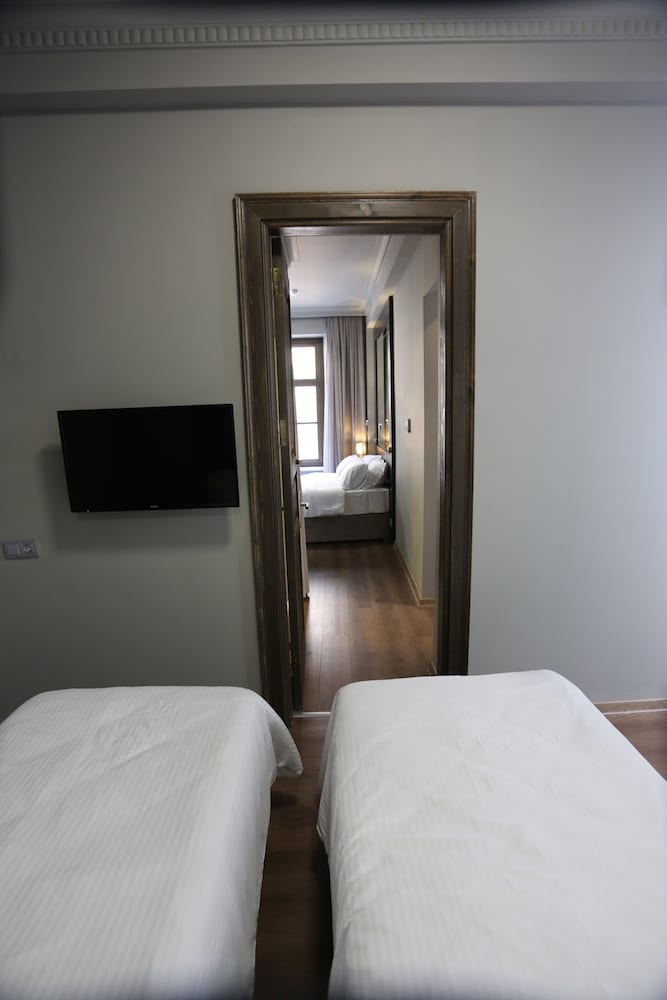 Ferman Pera - Image 30