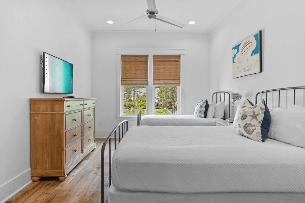 Watercolor 75 by Avantstay Luxury Private Pool + Bonfires