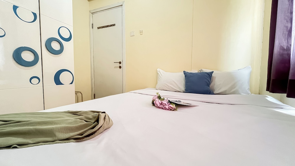 2Br Apartment Direct Access To Mall At Green Pramuka City
