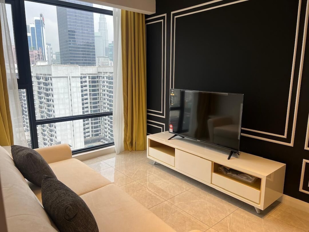 Crystal Suites At Axon Residence