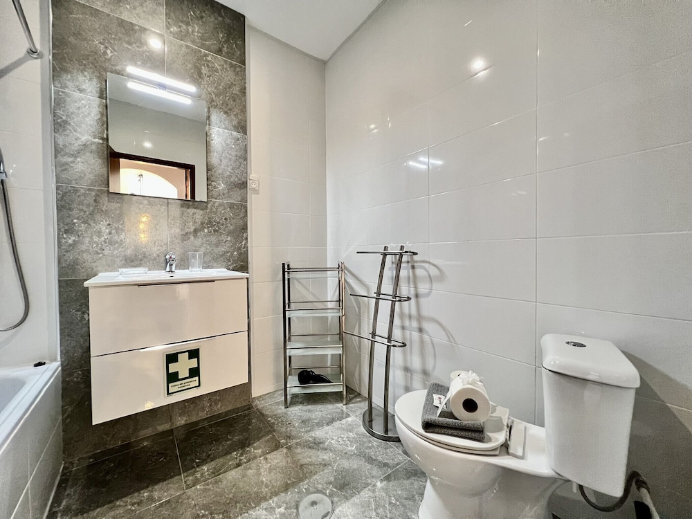 Albufeira Central 7 by Homing