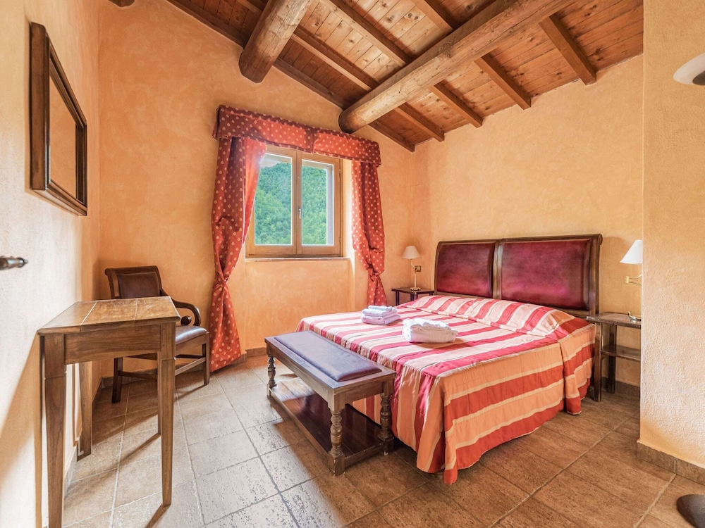 Holiday Home in Ficulle Near Monte Peglia view 2