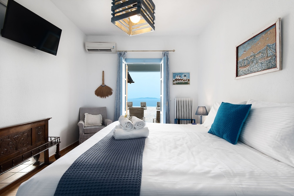 Anerousses Mykonian Traditional Houses view 3