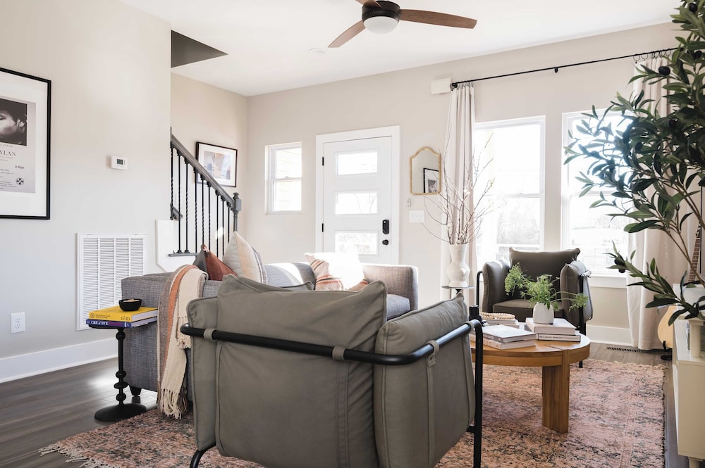 8 Nashville Homes w/ 21 Bedrooms, 21 Baths & Space for 74, Just Minutes From Broadways Nightlife, Dining, and Music Scene Cherokee by Avantstay