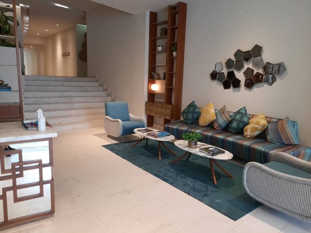1 Br Steps From the Beach Roof w Ocean View