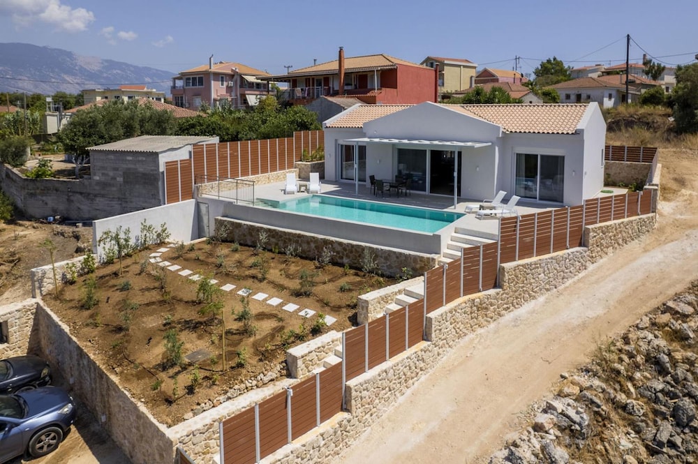 Casa di Pietra With 2 Bedrooms and 3 Bathrooms