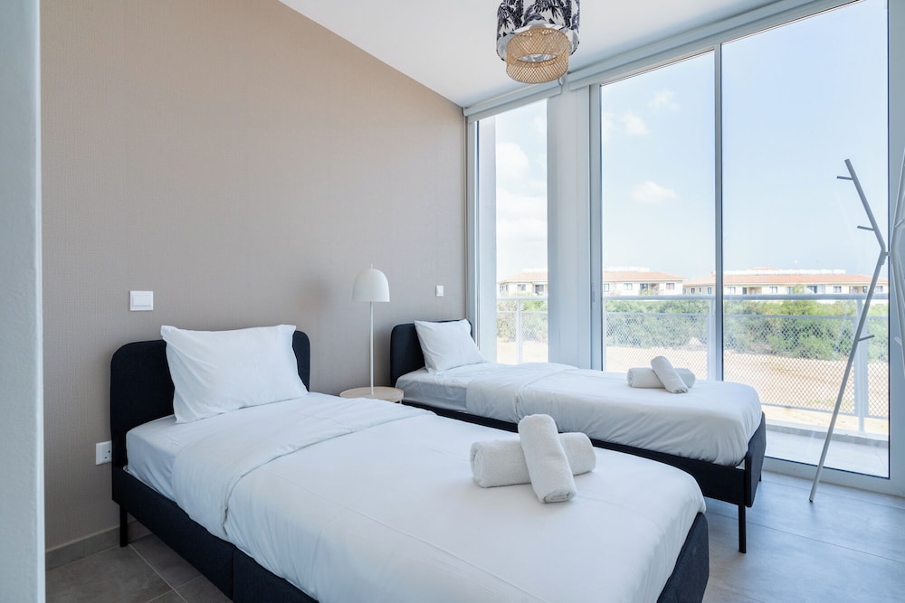 Blu Horizon - Stylish Living with Pool & Balconies in Protaras