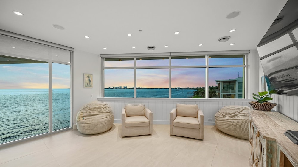Endless Horizon in Siesta Key