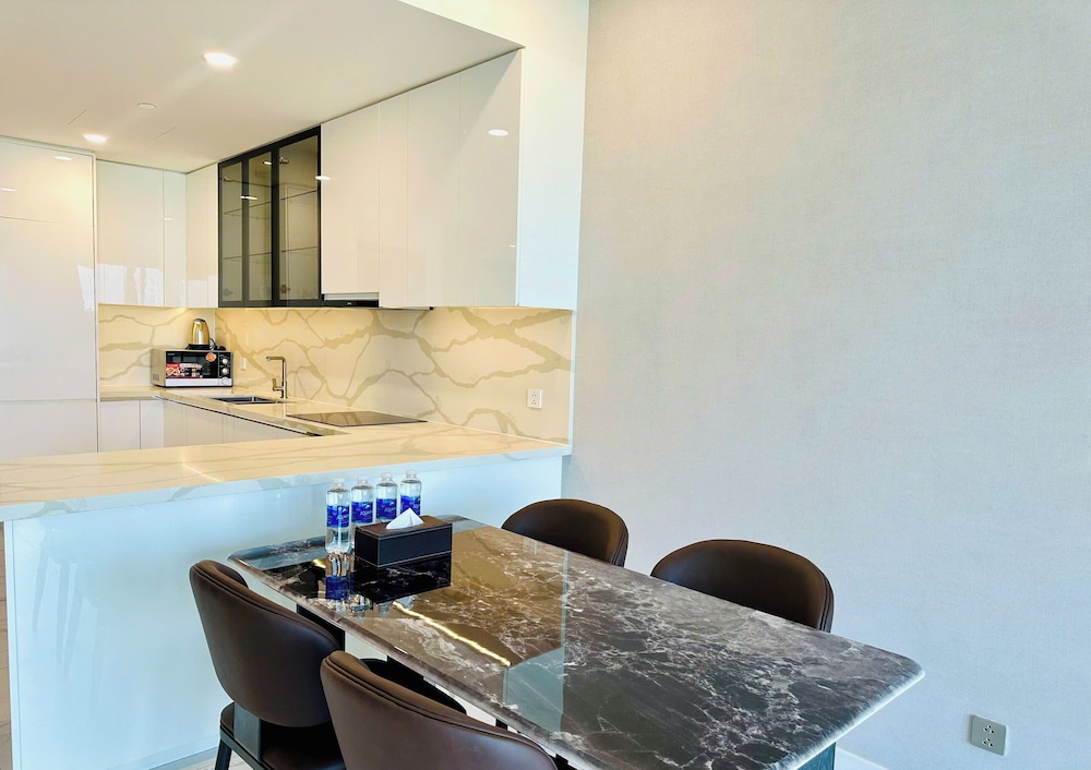 Metropole The Crest Thu Thiem Apartment