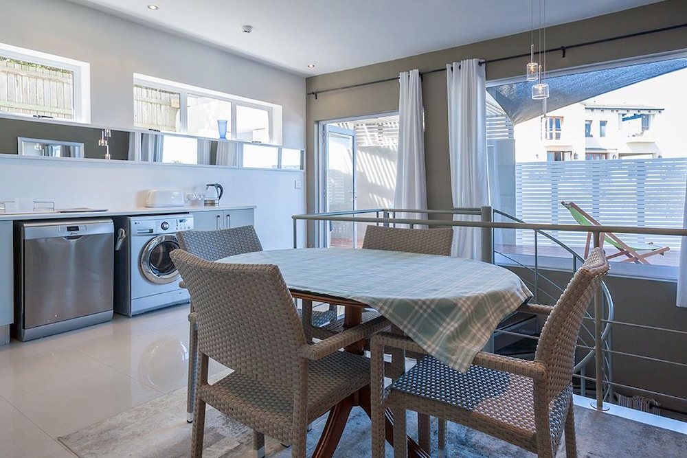 Greenways Beach House