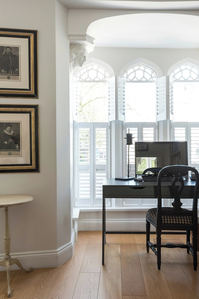 Kennington Road by Onefinestay