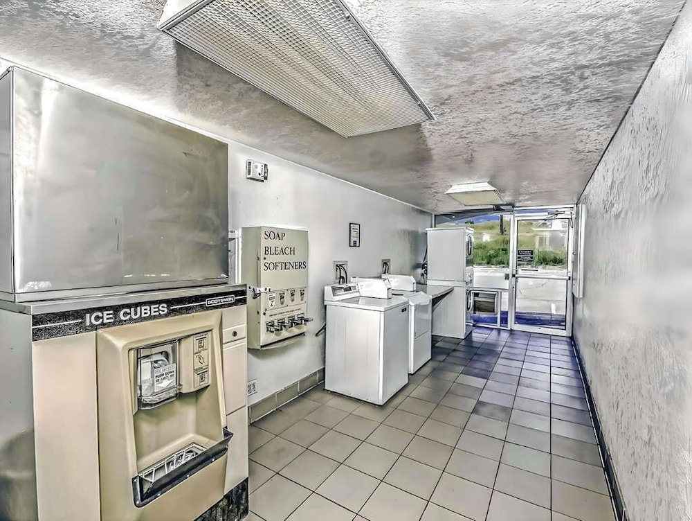 Motel 6 – Colorado Springs, CO – South/Metro Area