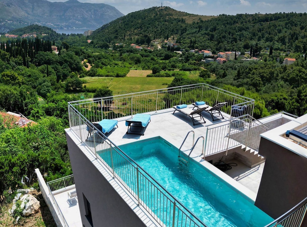 Villa Golden Grain