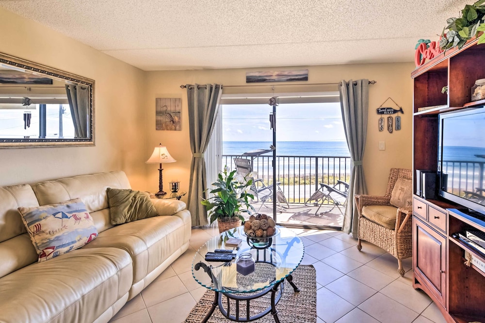 Ormond Beach Condo w/ Balcony & Views