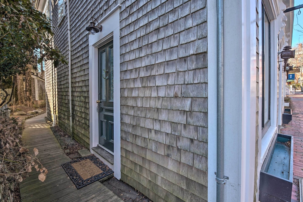 Couples Retreat in Nantucket Walk to Attractions!