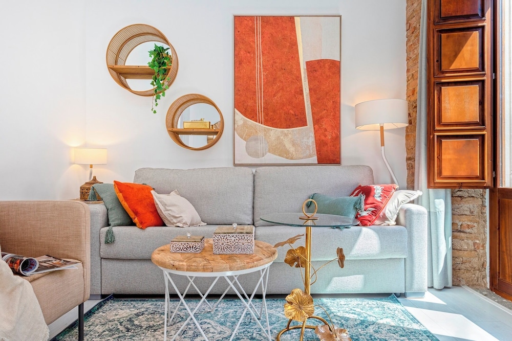 Charming One-bedroom Apartment Near the Cathedral Zacatin 302