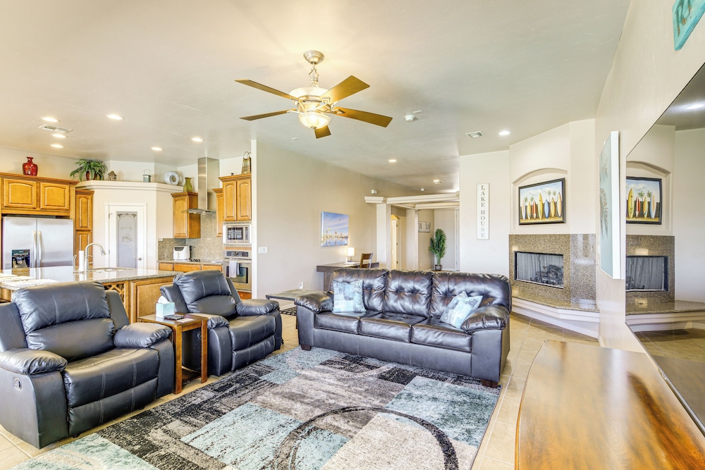 Lake View & Games: Spacious Oasis in Lake Havasu!