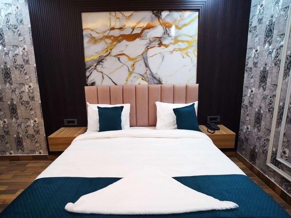 Hotel NS Near Delhi Airport