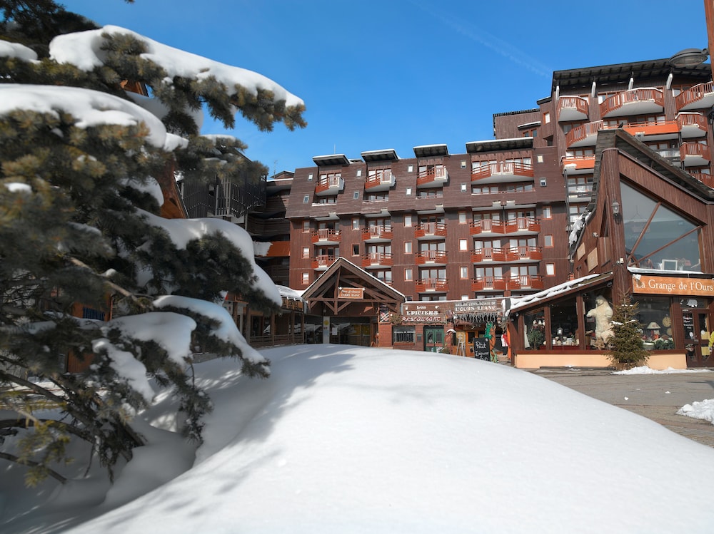 Huez Vacations - Pierre  Vacances Residence L'Ours Blanc - Property Image 1