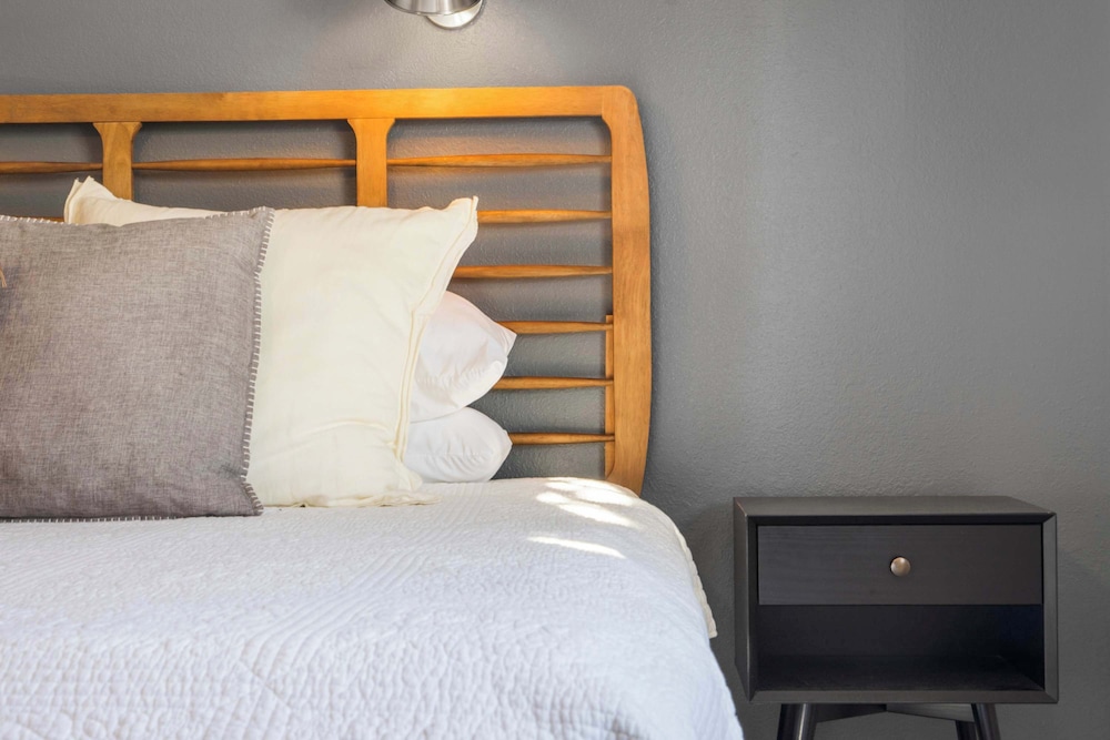 Avondale Hideaway Condo for 6