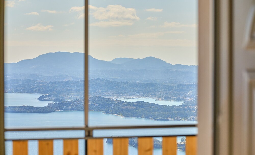 Christine's Seaview by Corfuescapes