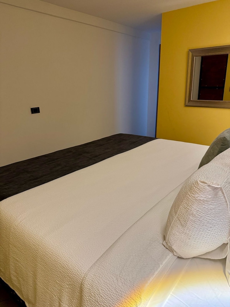 Hotel y Termales Castillo del Lago