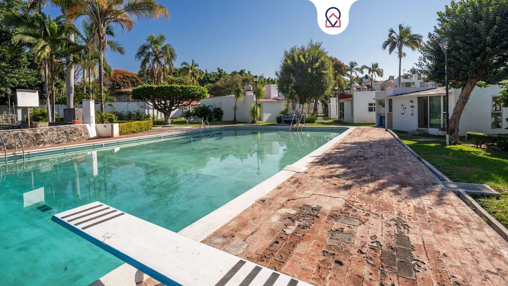 Family House in Jiutepec with Pool & BBQ