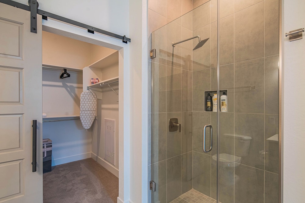ROVE LIVING/KB - Scottsdale Grand