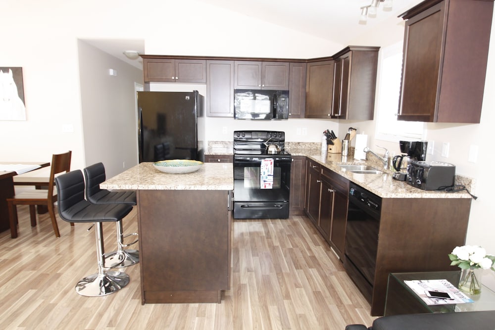 Hampton 3bd 2br near Airport
