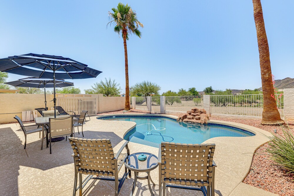 Swim w/ a View: Scenic Desert Retreat in Glendale