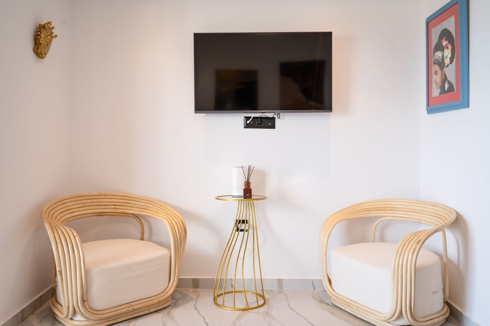 Olive Grove Panorama Suite Pende