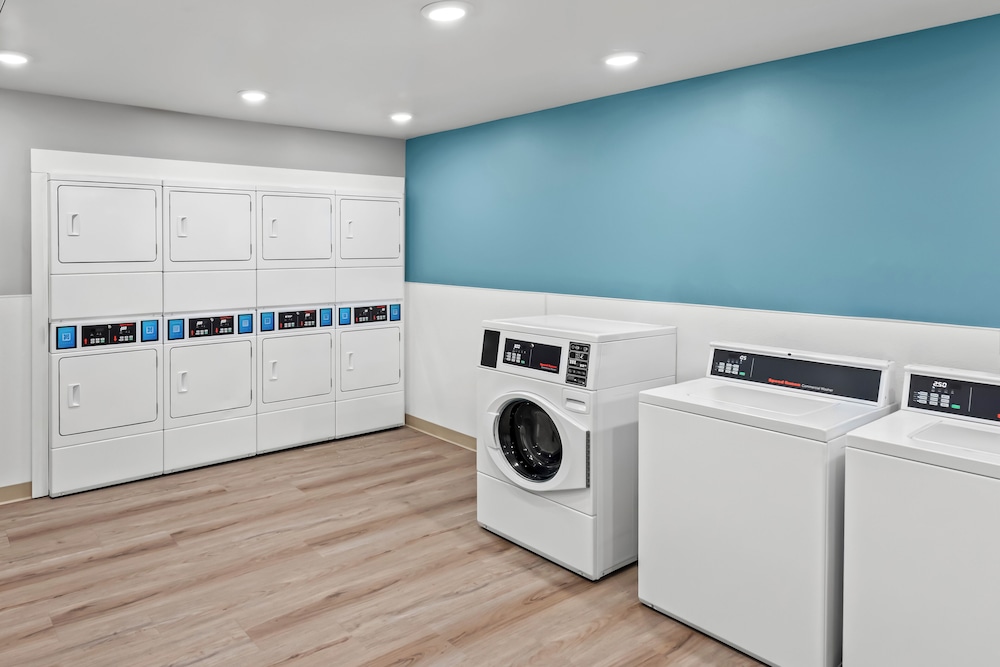Woodspring Suites Coralville Iowa City