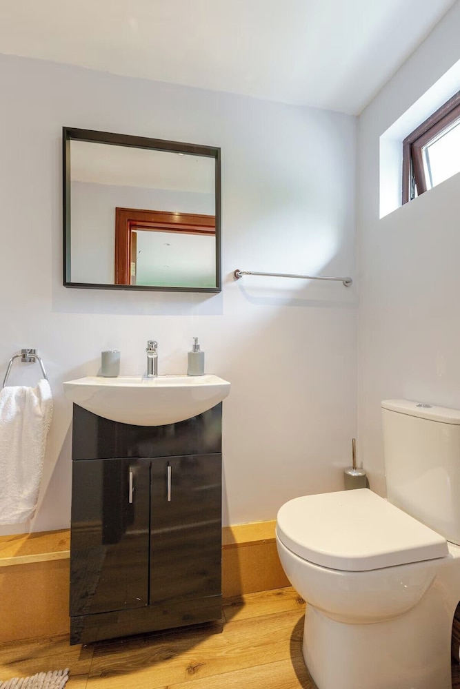 1-bed Cosy Country Retreat- Sleeps 5, Emerald Park