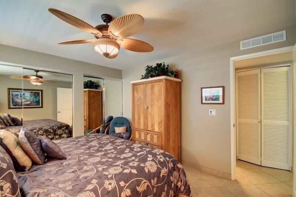 Kihei Beach, #403 1 Bedroom Condo by Redawning view 4