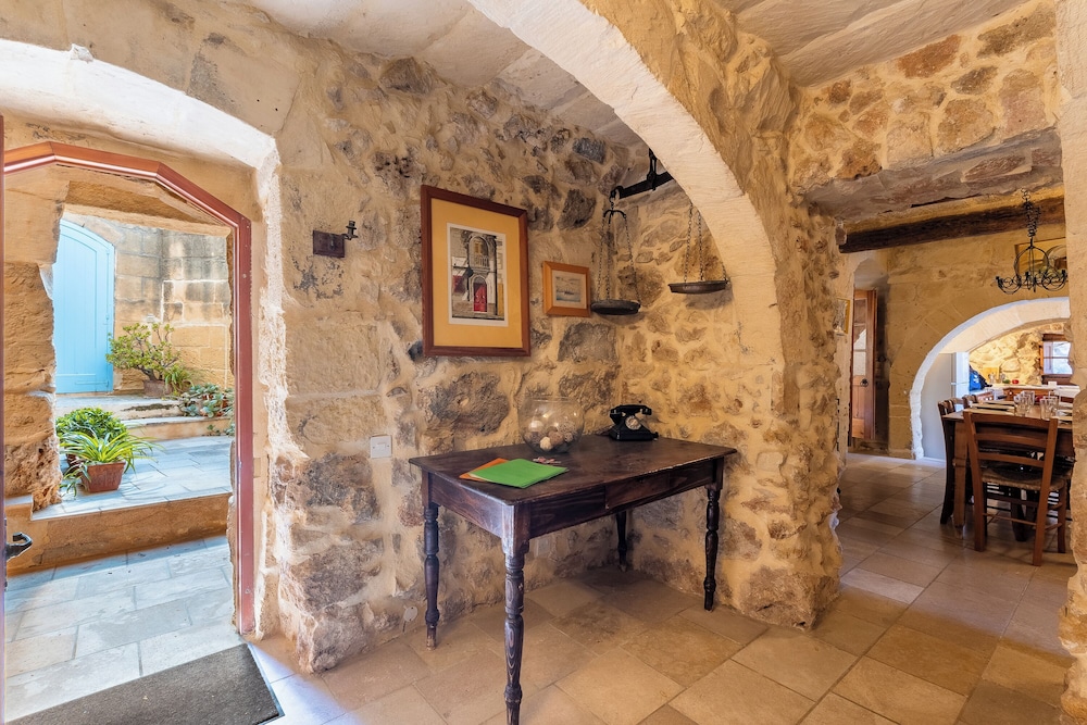 Bebbuxija Pool Farmhouse Gozo