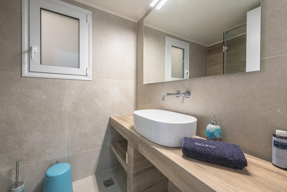 Athens Bright Suite by Cloudkeys