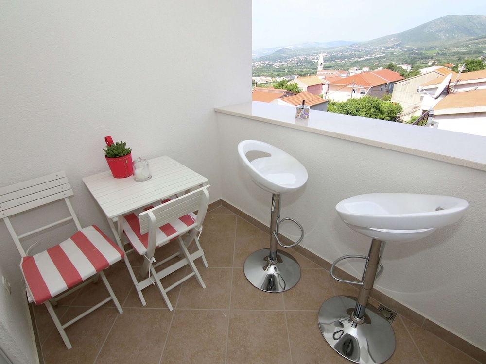 Modern Apartment in Kastel Stari view 3