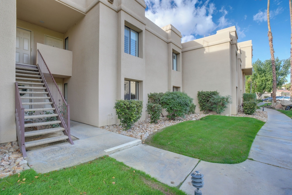 Golf, Hike & Relax: Cathedral City Condo