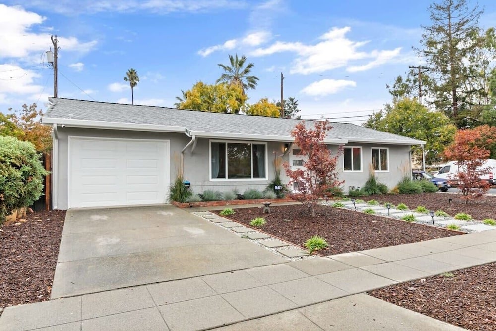@ Marbella Lane - Modern 3broasis in Siliconvalley
